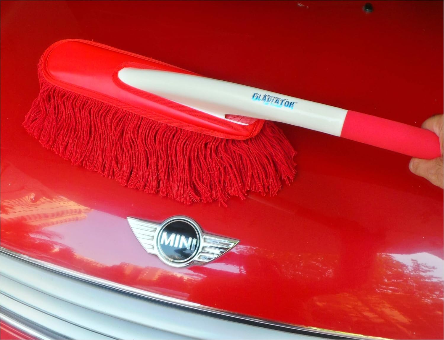 1748997804_Bergmann-Gladiator-Standard-2-Wax-Baked-Car-Duster-Dense-100-Cotton-Fibres-with-Wax-Coating-Scratch-Proof-Virgin-ABS-Handle-with-Red-Cushion-with-Carry-Case-Suitable-for-Cars-Bikes-Red.jpg